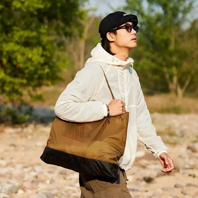 Rozložená skladacia taška Naturehike so širokým vstupom na jednoduché balenie